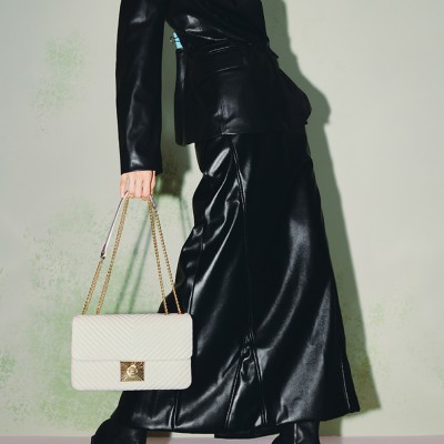 One-shoulder slung chain underarm bag